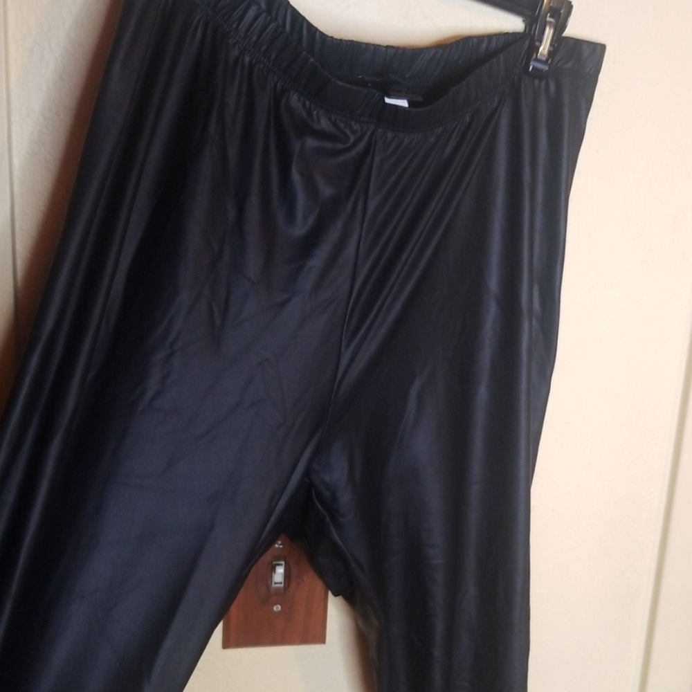 Torrid Faux leather leggins